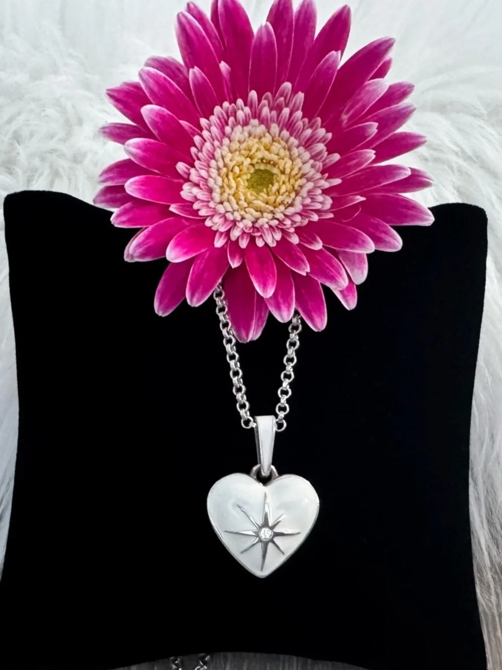 🤍 Brighton AMORE SHADES Enamel White Crystal Heart Silver Adjustable Necklace